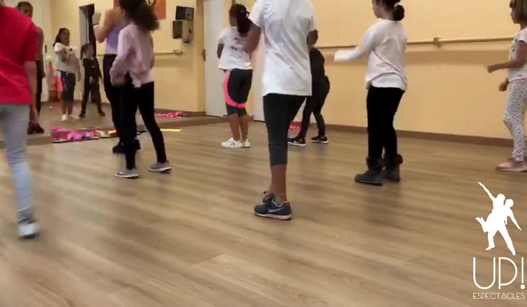 Un taller de baile para niños para celebrar el cumpleaños de Laura