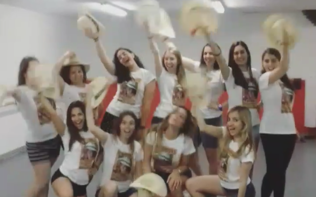 Un taller de baile disco para celebrar la despedida de soltera de Mariona