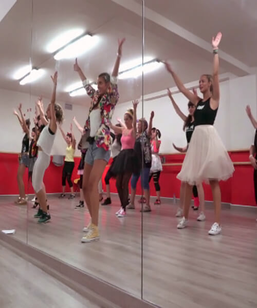 Despedida de soltera música disco en Barcelona con Up!Dansa Despedida de soltera música disco en Barcelona con Up!Dansa