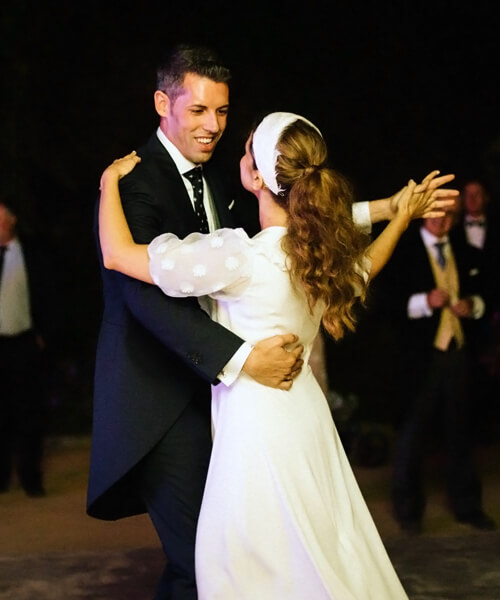 Coreografías originales para bodas en Barcelona por Up!Dansa Coreografías originales para bodas en Barcelona por Up!Dansa